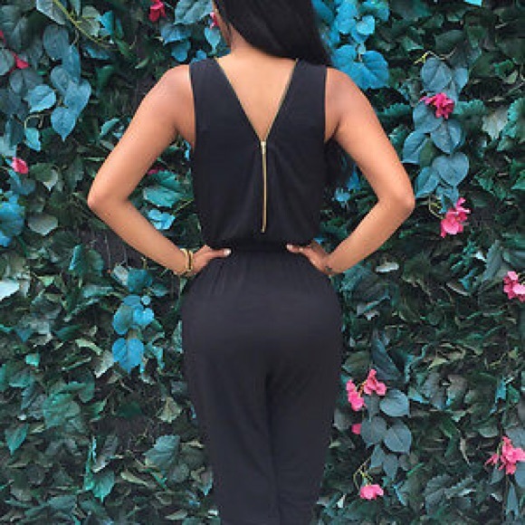 💋 pre-own V Neck Bodycon Party Jumpsuit with zipper - Picture 3 of 3